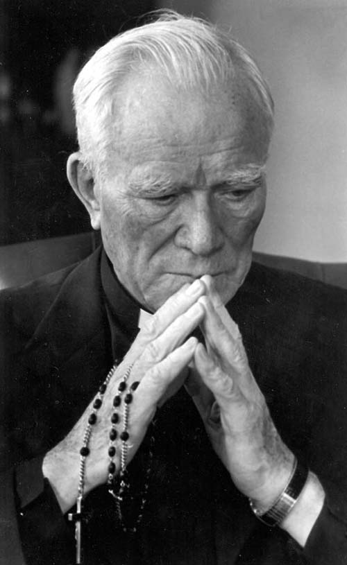 fr_peyton_praying_bw